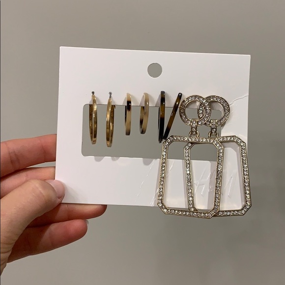 4 pack of earrings - Picture 1 of 3